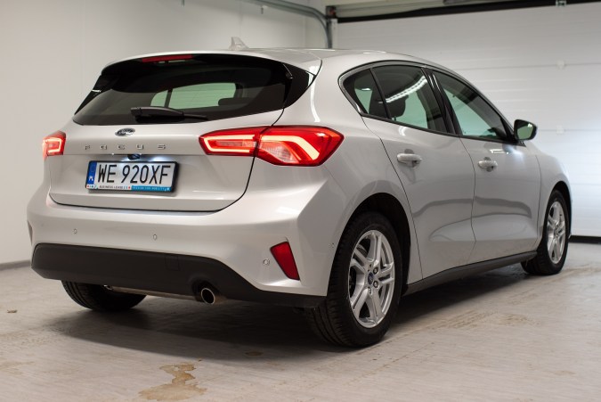 Luces exteriores del auto: cuáles son y cuándo y cómo usar cada una