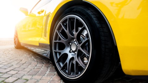 Diferencias entre neumáticos para carros eléctricos y de combustión