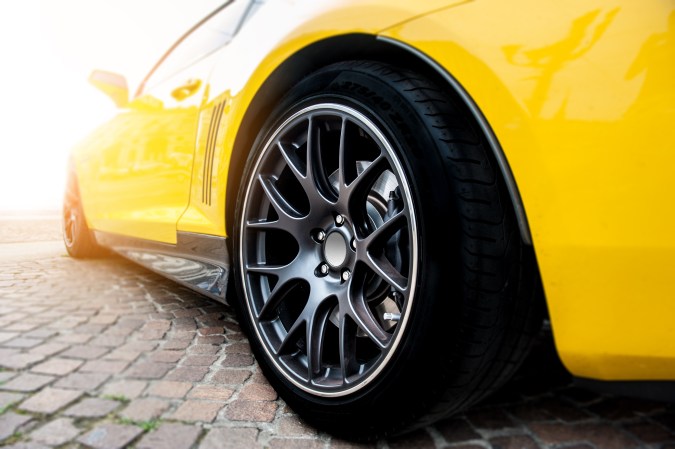 Diferencias entre neumáticos para carros eléctricos y de combustión
