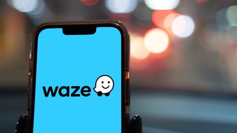 cómo cambiar voz waze