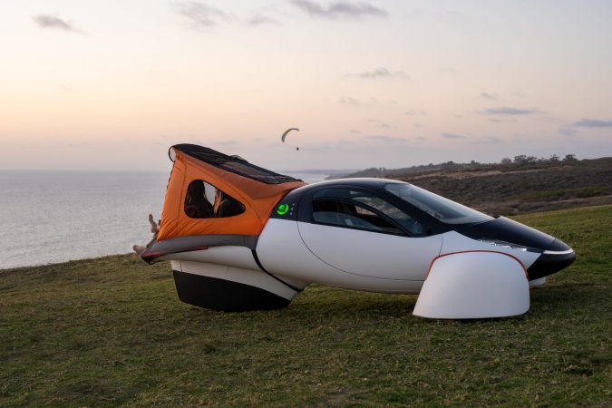 Aptera: la empresa que ofrece vehículos eléctricos de tres ruedas
