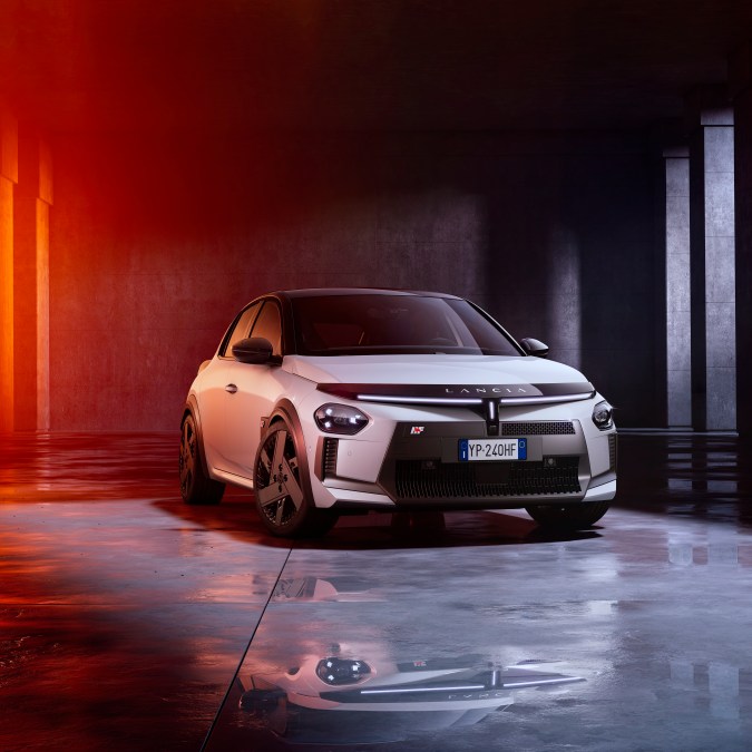 Lancia revive con su nuevo modelo Ypsilon