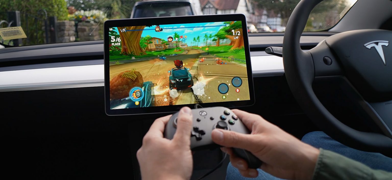 Qué es Tesla Arcade o cómo convertir el auto en una consola de juegos