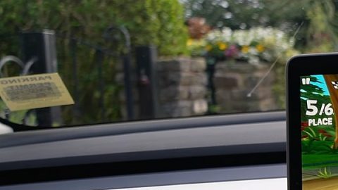 Qué es Tesla Arcade o cómo convertir el auto en una consola de juegos