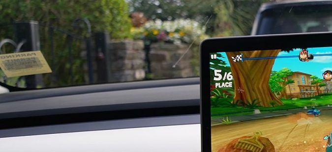 Qué es Tesla Arcade o cómo convertir el auto en una consola de juegos