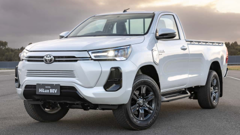 Toyota revela la Hilux Revo con motor totalmente eléctrico