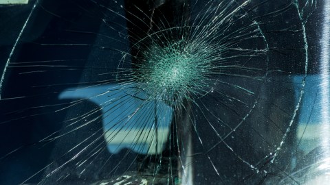 por qué el parabrisas de un auto es tan resistente