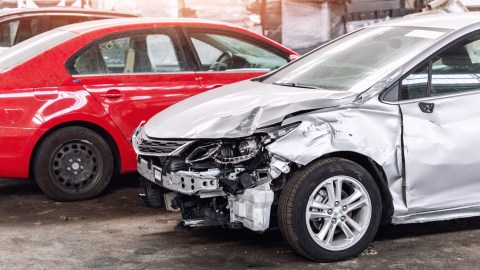 se puede asegurar un carro con título salvage