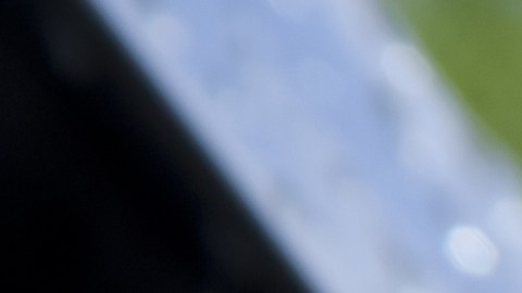 Pasta de dientes: un método económico para repeler la lluvia del retrovisor