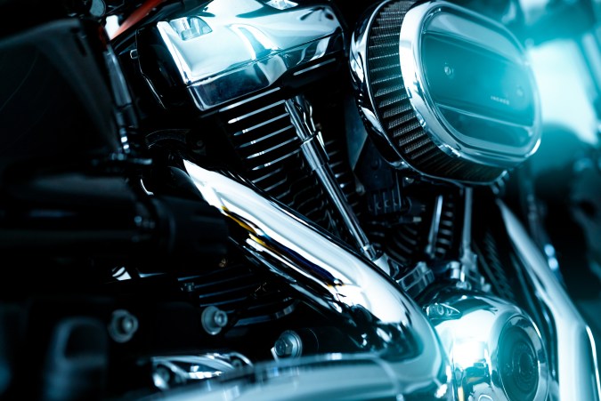 Guía para limpiar, pulir y dejar relucientes los cromados de tu moto