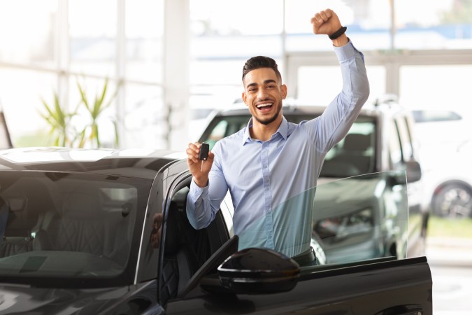 crédito mínimo para comprar un carro