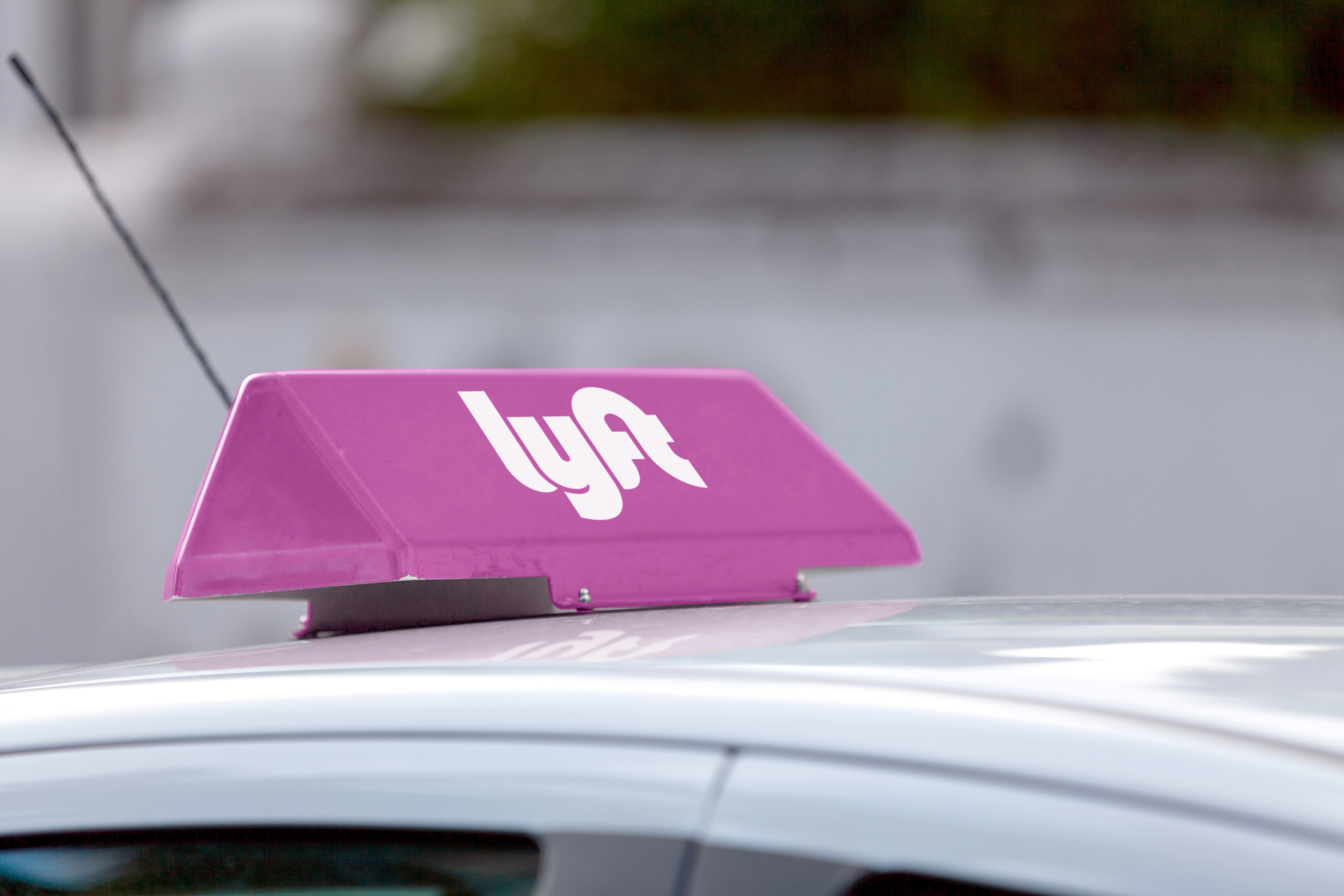 quien paga mejor uber o lyft