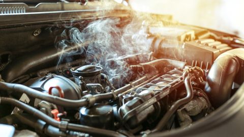 Alerta de calor: artículos que pueden explotar en tu auto