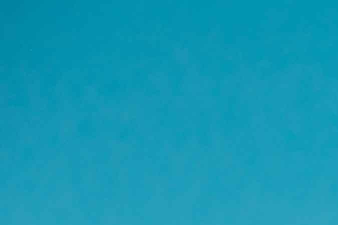 Truco del vaso de agua con amoniaco para limpiar el carro