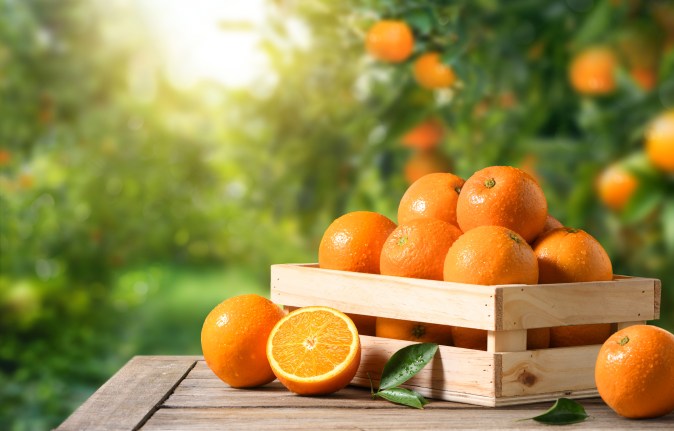Nueva estrategia de robo de autos con el truco de la naranja