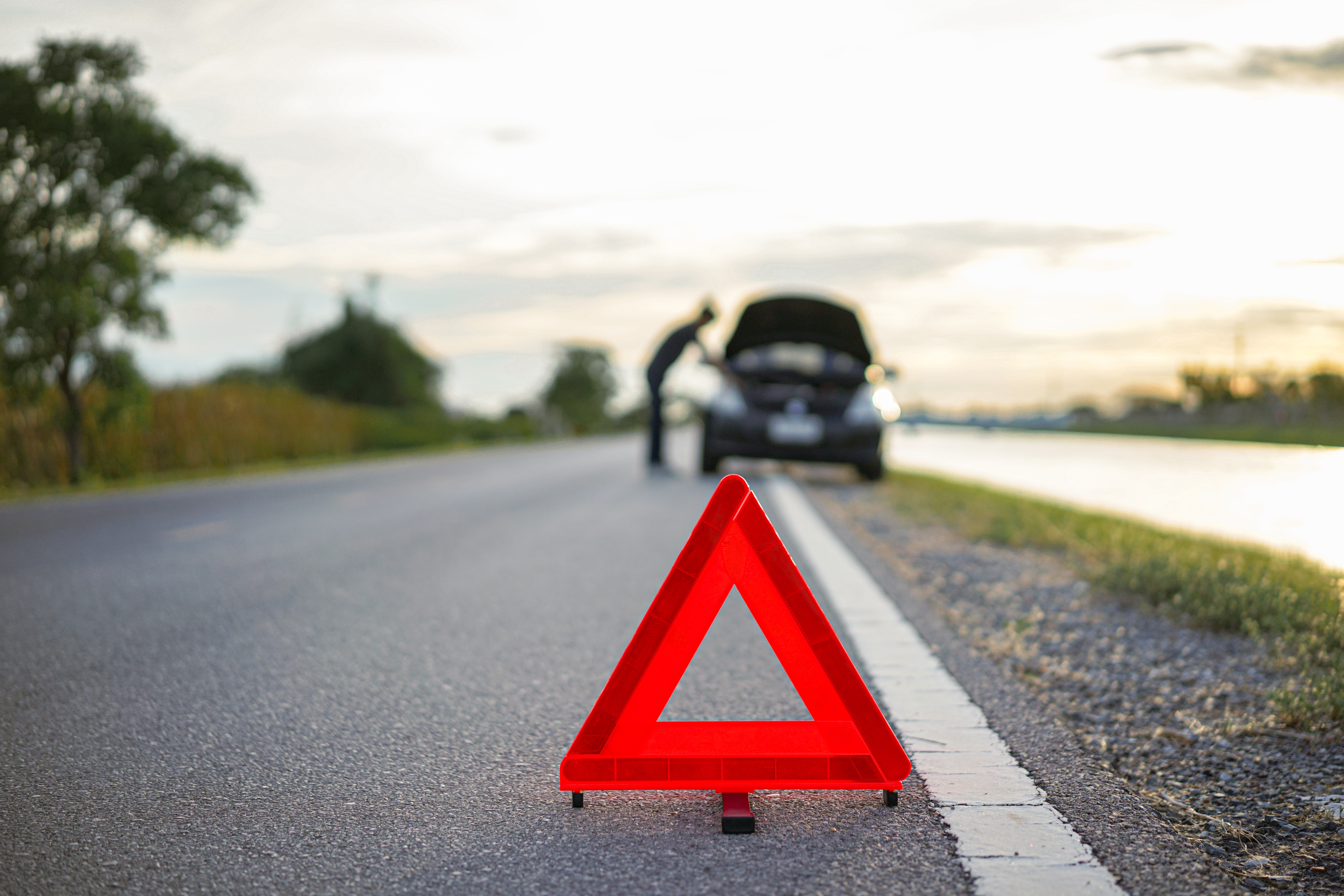 que necesitas tener en tu carro para una emergencia