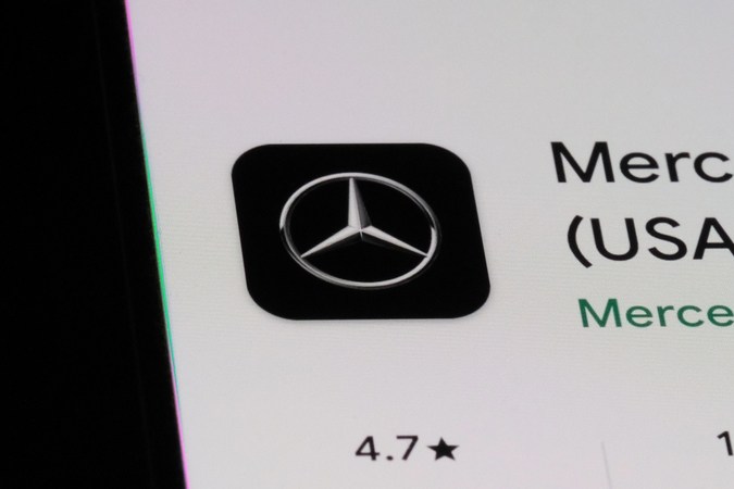 Mercedes Benz lanza cargador portátil para vehículos eléctricos