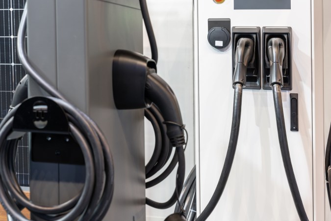 Nuevo tipo de robo de carros eléctricos: cómo protegerse