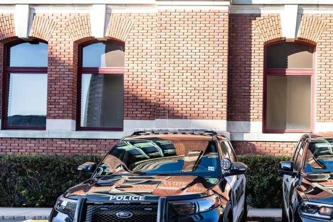 Qué tan veloces y potentes han sido los coches de policía a través del tiempo
