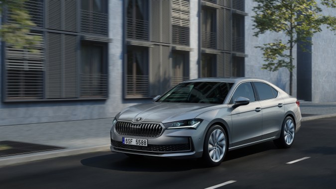Skoda Superb 2024: una berlina amplia con gran rendimiento