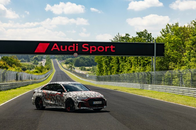 Audi RS 3 2025 rompe récord para autos compactos en Nürburgring