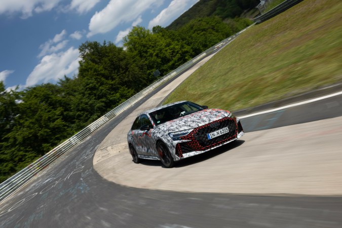 Audi RS 3 2025 rompe récord para autos compactos en Nürburgring