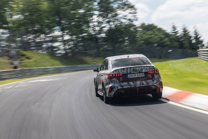 Audi RS 3 2025 rompe récord para autos compactos en Nürburgring
