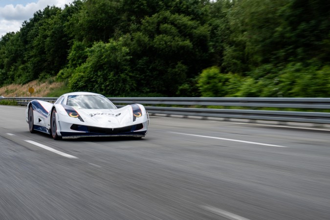 Aspark SP600 logra récord de velocidad para un auto eléctrico