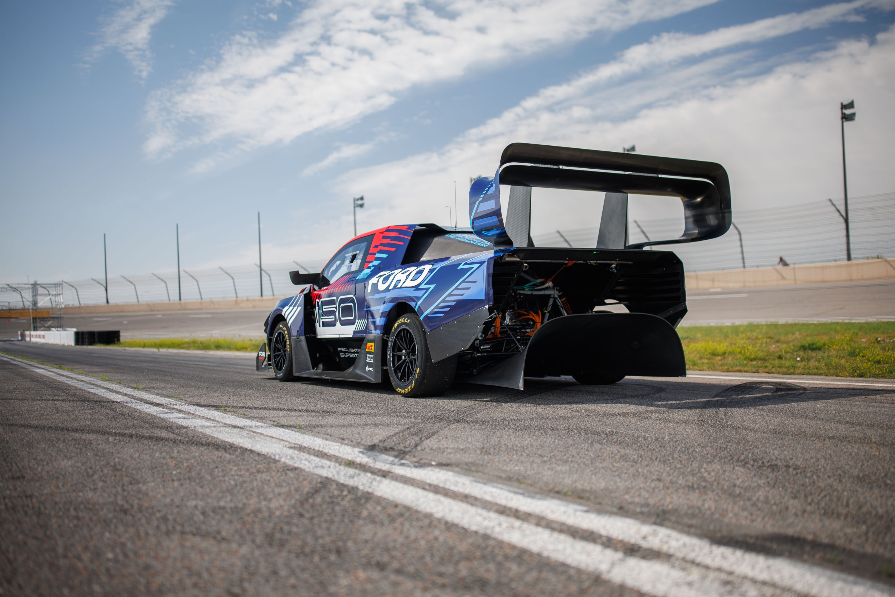 El Ford F150 Lightning EV "Demonstrator" está lista para el Pikes Peak