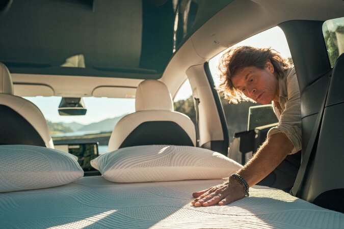 Snuuzu cama inflable Tesla