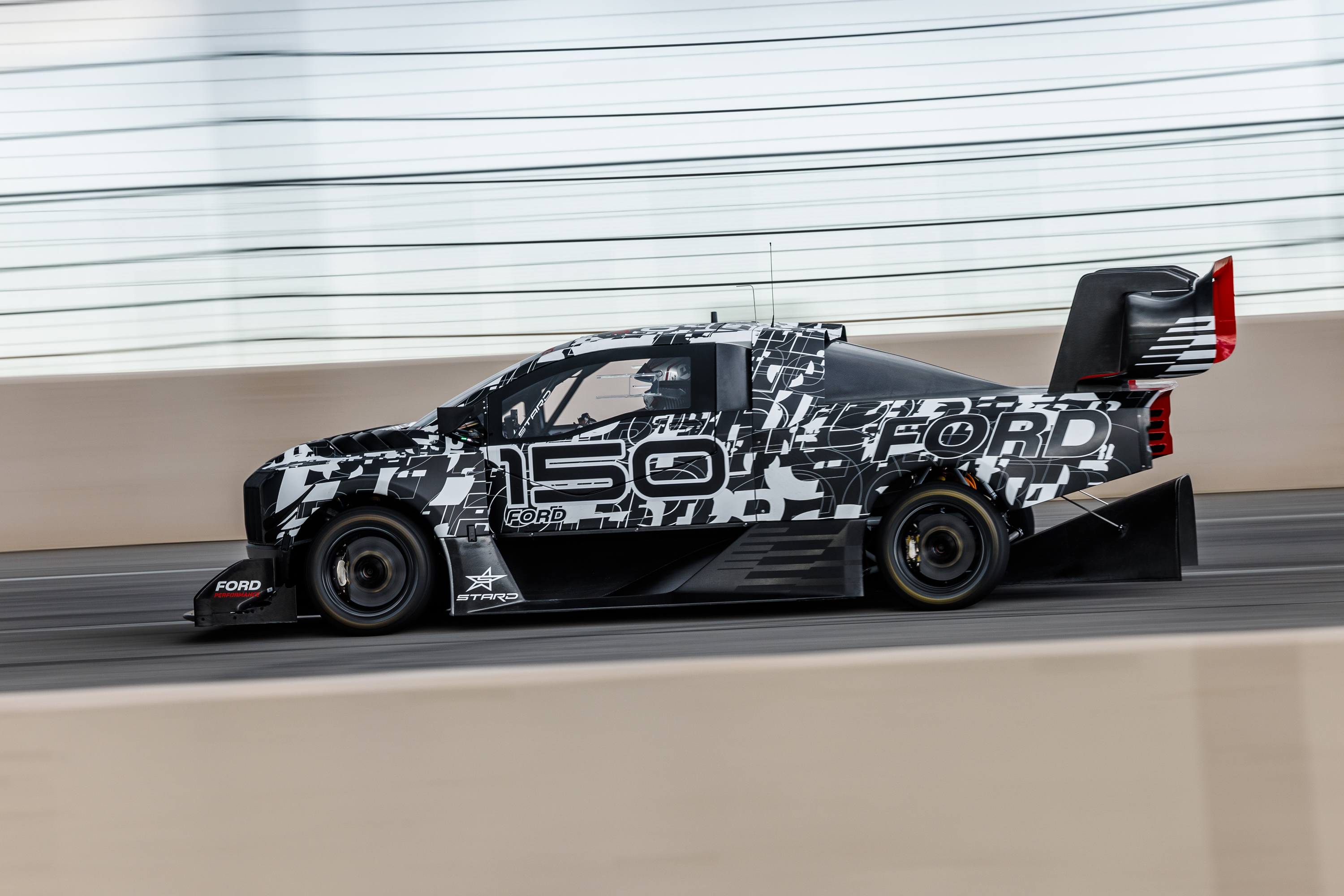 Ford revela el F-150 Lightning para el Pikes Peak International Hill Climb