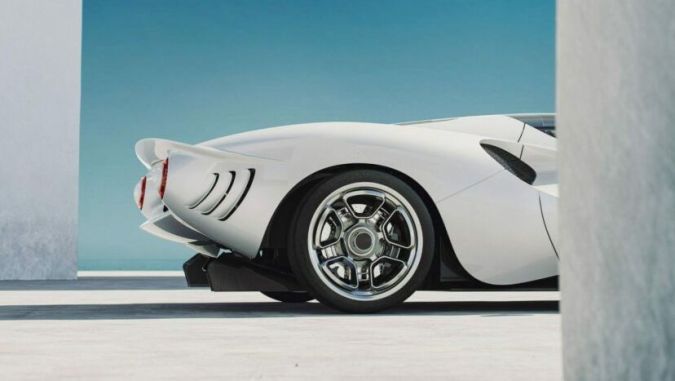 De Tomaso P72