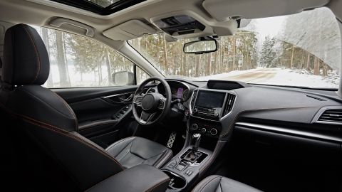 Guía práctica para recuperar y conservar el olor a nuevo en tu auto