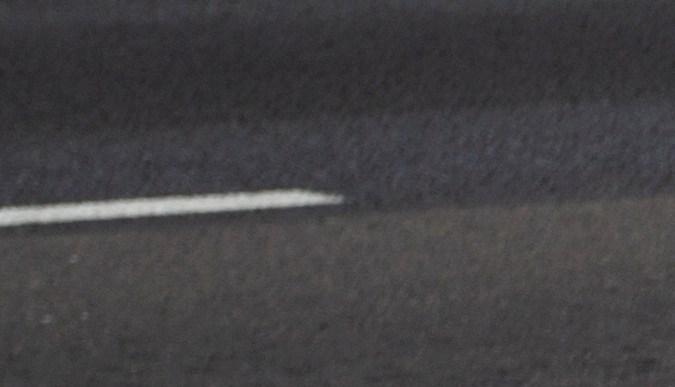 que significa una linea amarilla discontinua separando los carriles