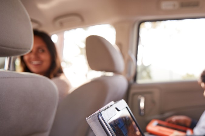 Gadgets esenciales para mejorar tu experiencia de viaje por carretera