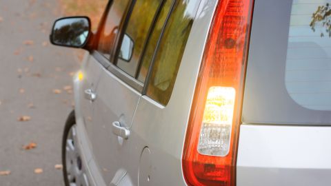 5 pasos para reparar luces intermitentes que parpadean demasiado rápido