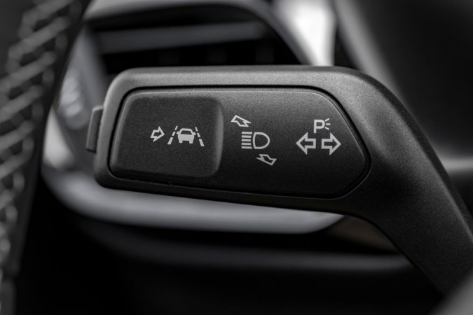 10 características de seguridad revolucionarias en autos modernos