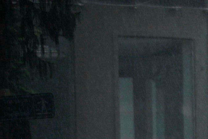 Cómo conducir una moto bajo la lluvia: consejos