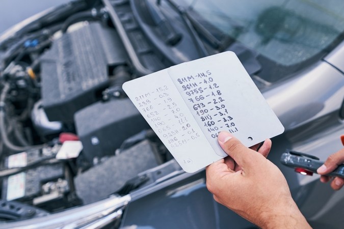 Cómo saber el código de pintura de tu auto según su marca