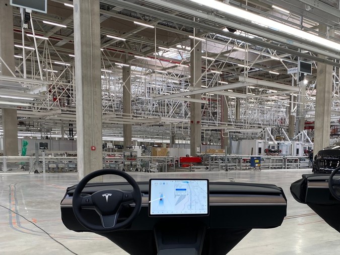 Tesla bajo la lupa: revisión de seguridad para 100,000 de sus autos