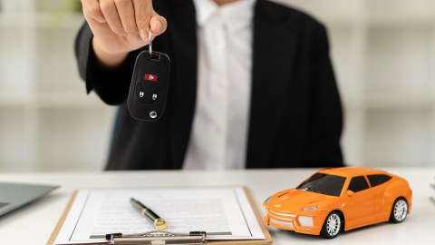 Cómo ahorrar dinero al alquilar un auto: guía esencial para tu próximo viaje