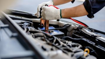 Consumo parásito: causa del drenaje de batería en un auto apagado
