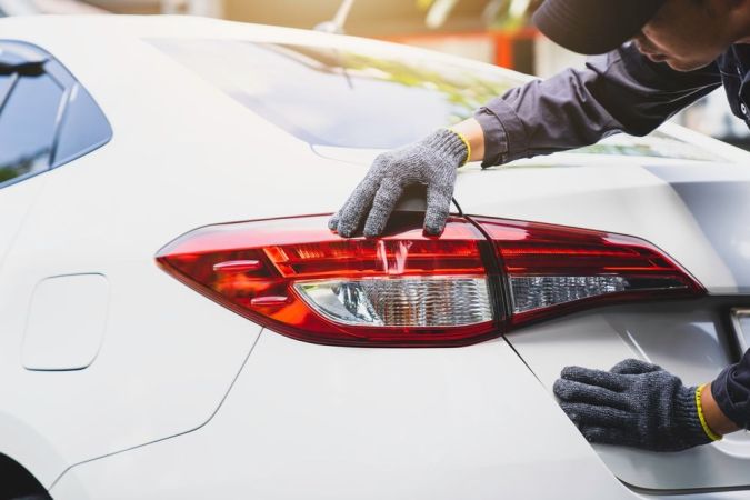 Luces de freno funcionan, pero no las traseras: diagnóstico y reparación