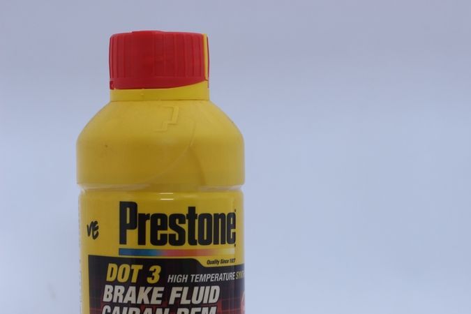 Por qué es bueno usar aditivos de frenos en tu carro