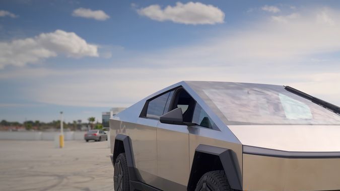 Siguen los problemas con la Cybertruck: Tesla retira más de 11.000