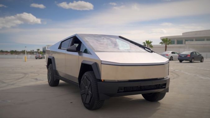 Siguen los problemas con la Cybertruck: Tesla retira más de 11.000