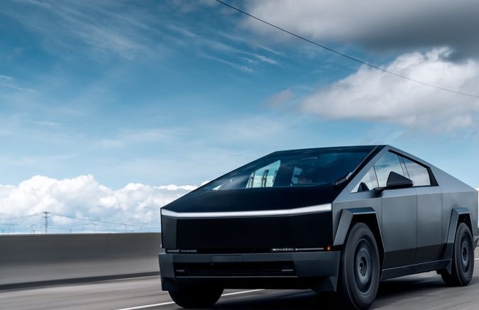 Policía de Dubai añade un nuevo "súper auto" a su flota llena de joyas