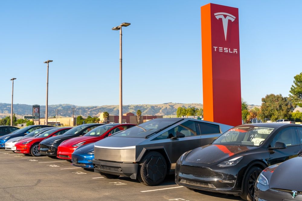 Siguen los problemas con la Cybertruck: Tesla retira más de 11.000