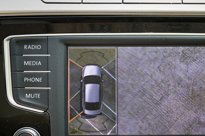 10 características de seguridad revolucionarias en autos modernos