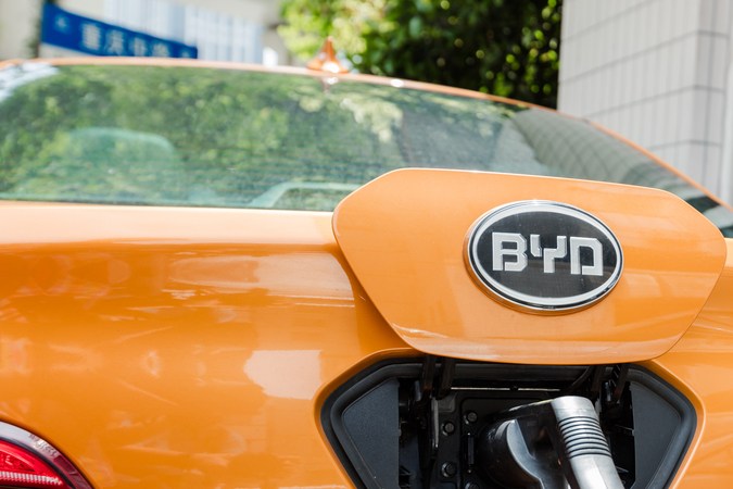 Qué es BYD: conociendo al gigante chino de autos eléctricos